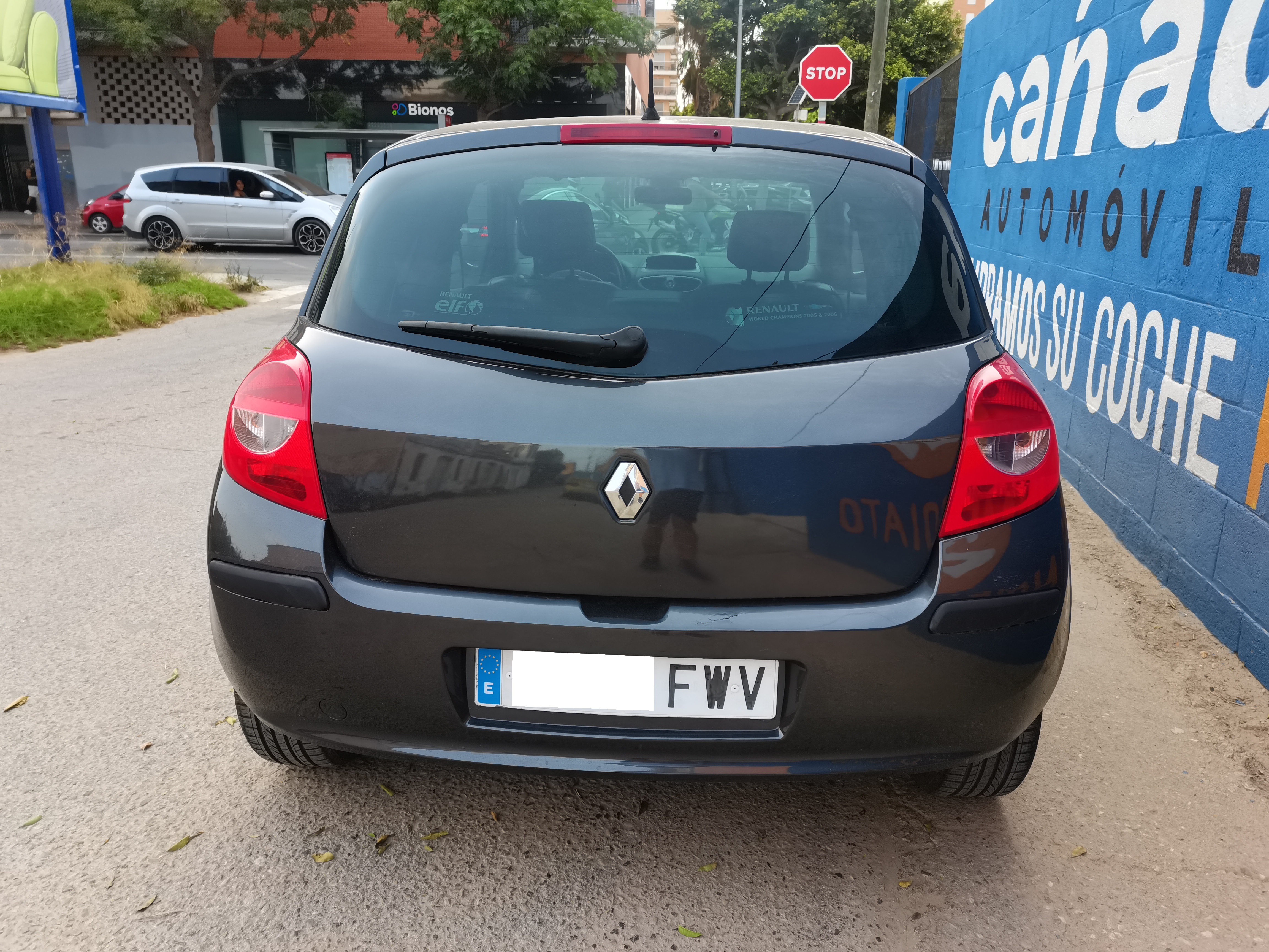 RENAULT CLIO 1.6 I 110CV AÑO 2007 - Imagen 13