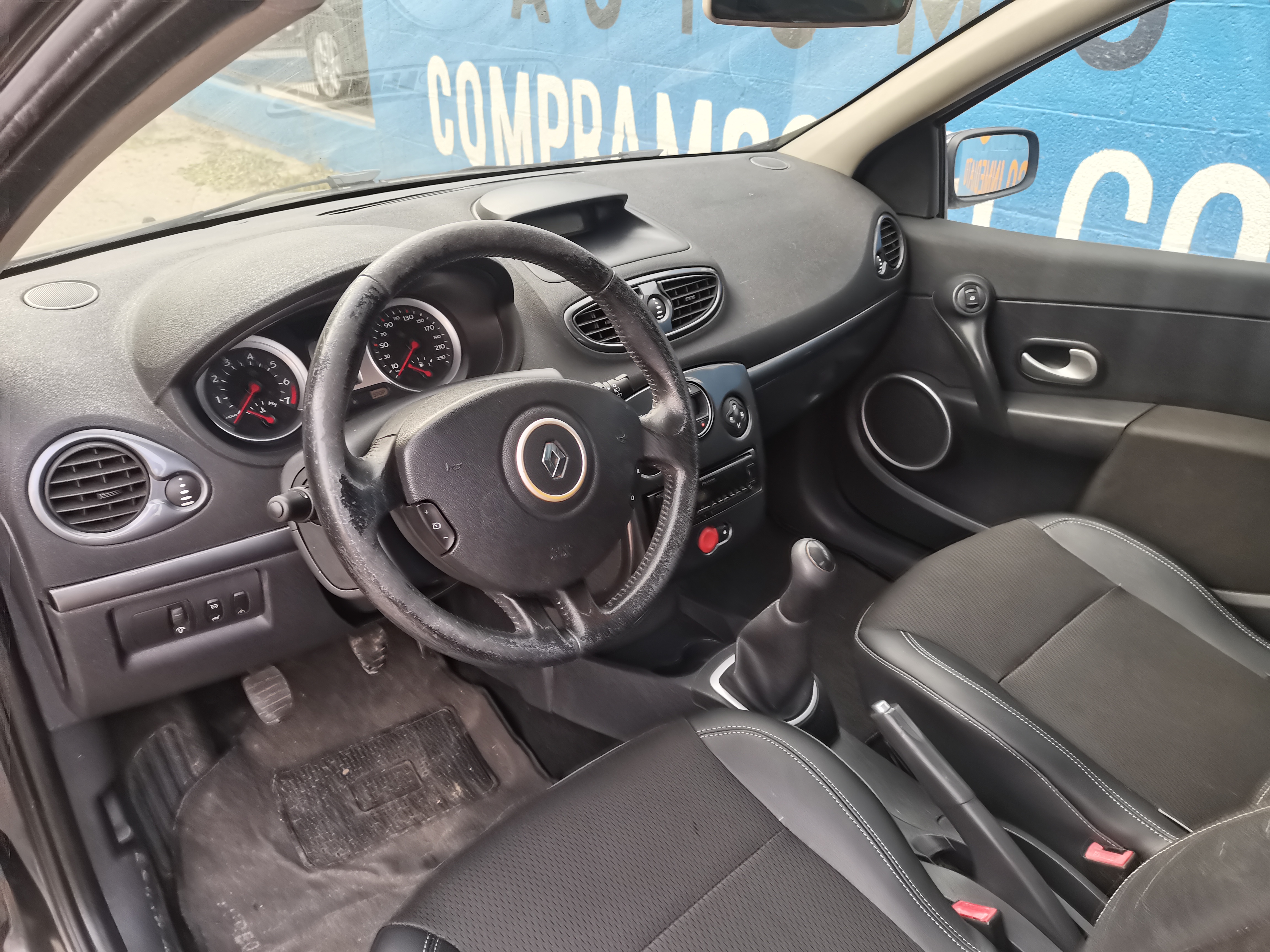 RENAULT CLIO 1.6 I 110CV AÑO 2007 - Imagen 16