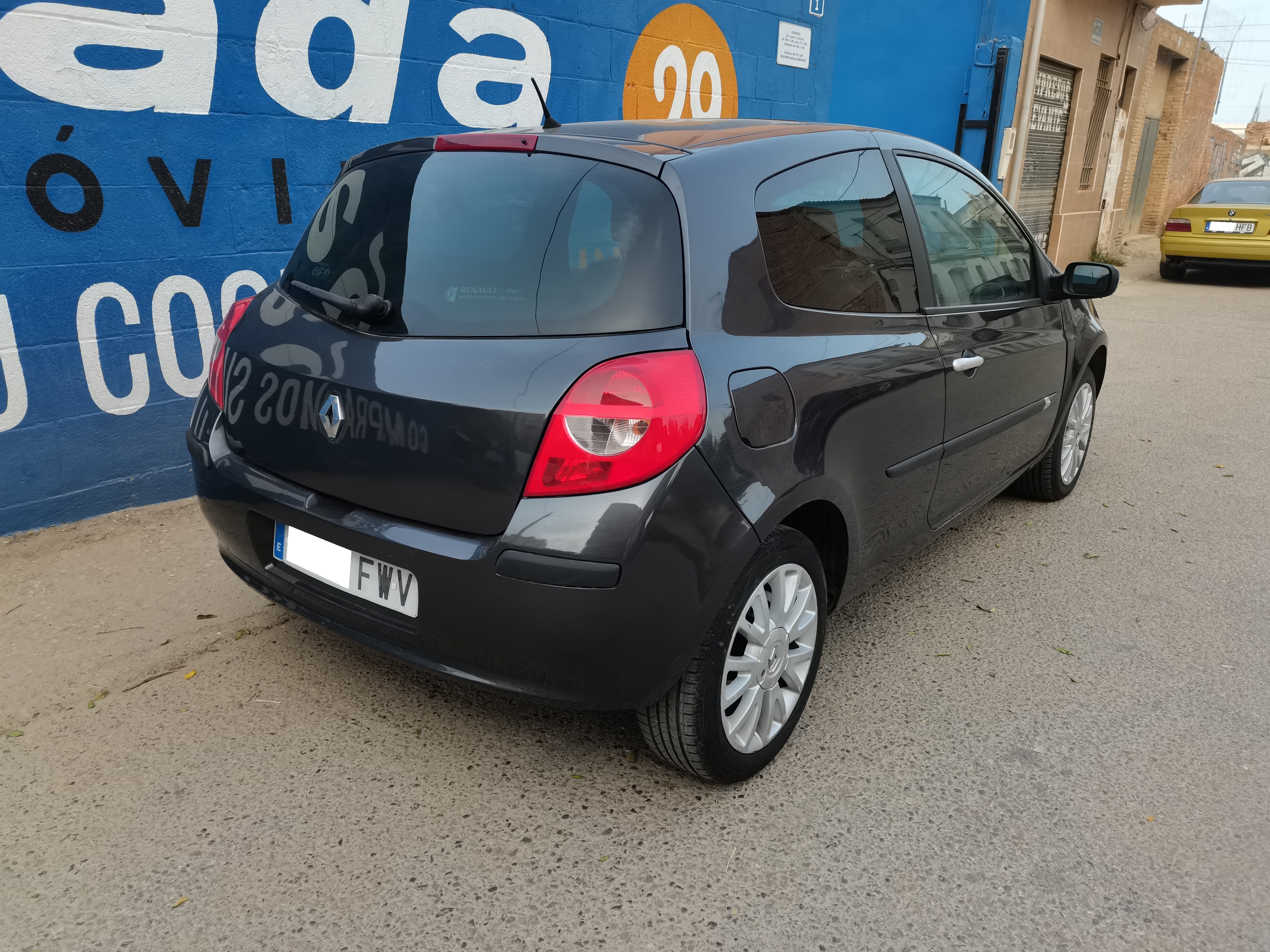 RENAULT CLIO 1.6 I 110CV AÑO 2007 - Imagen 5