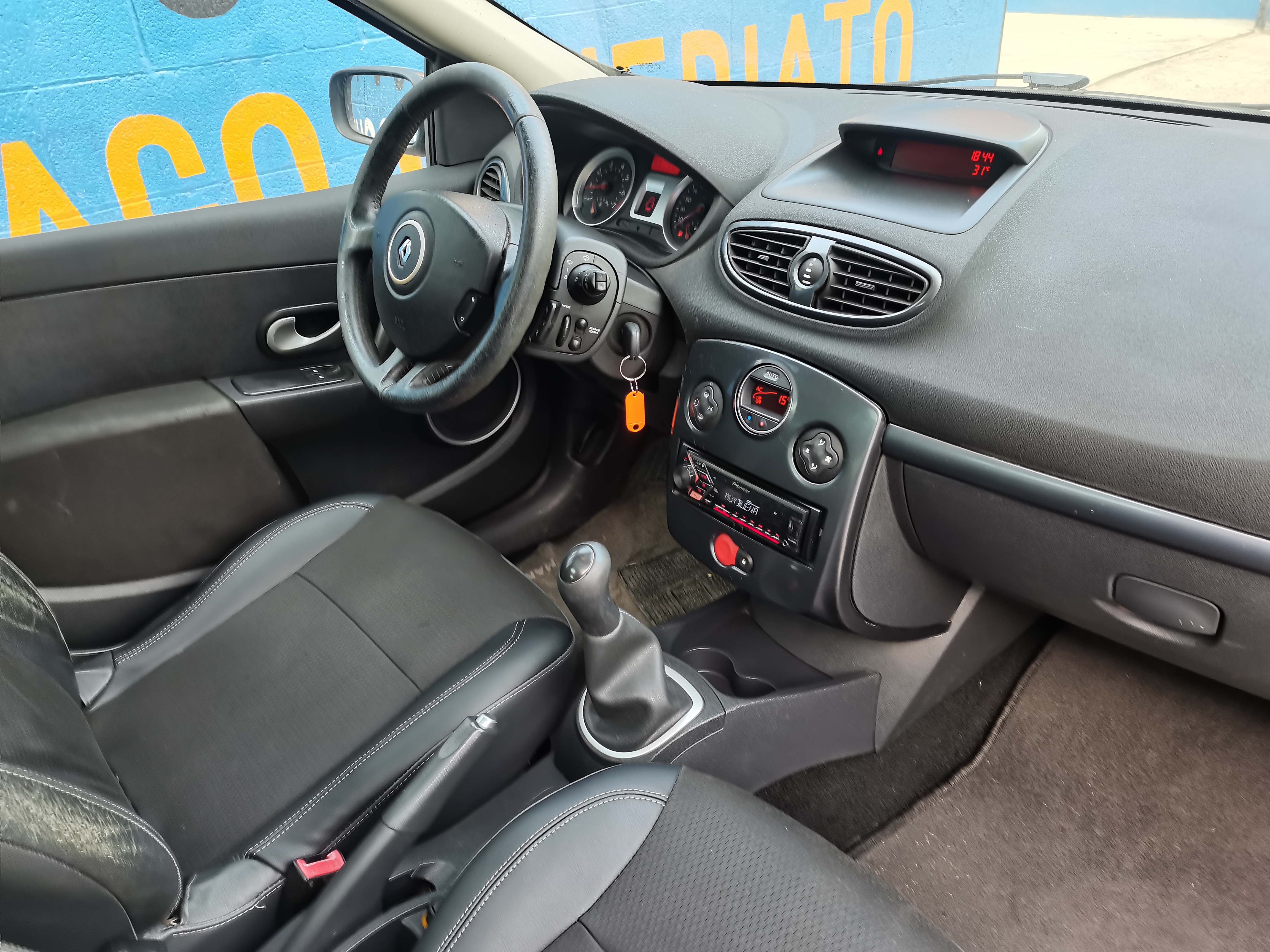 RENAULT CLIO 1.6 I 110CV AÑO 2007 - Imagen 18