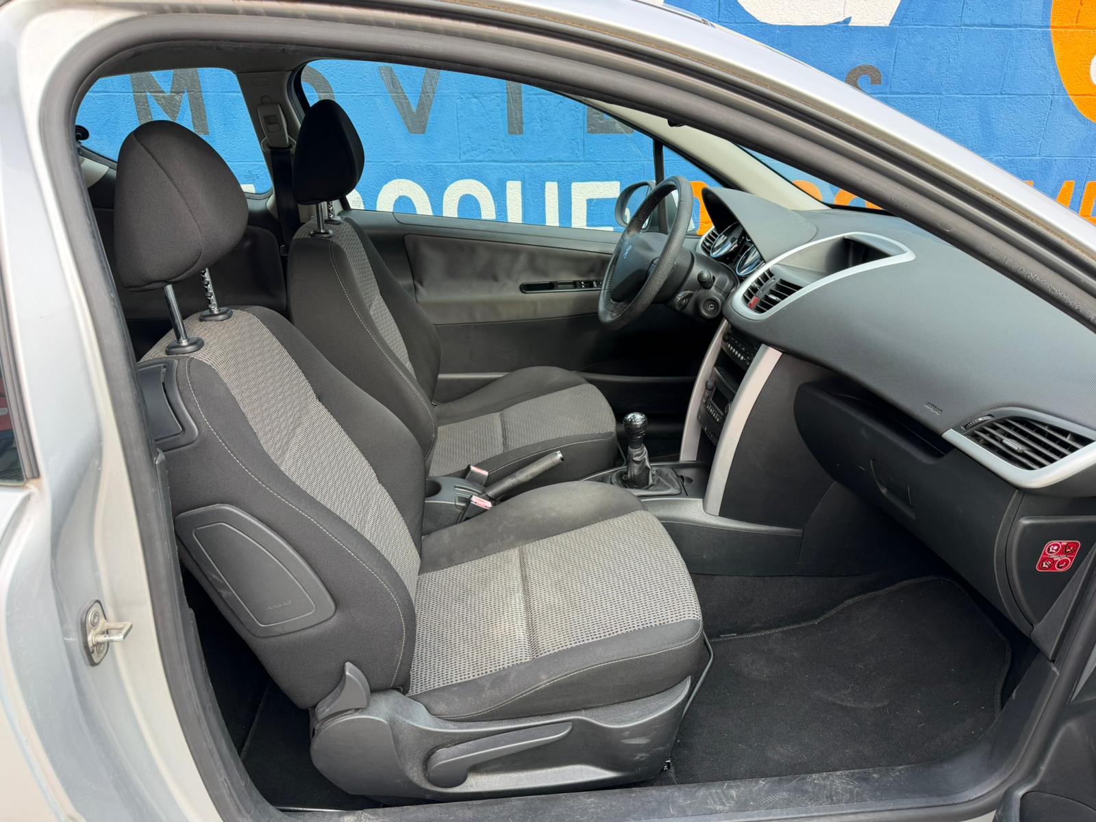 PEUGEOT 207 1.4 HDI 70CV - Imagen 15