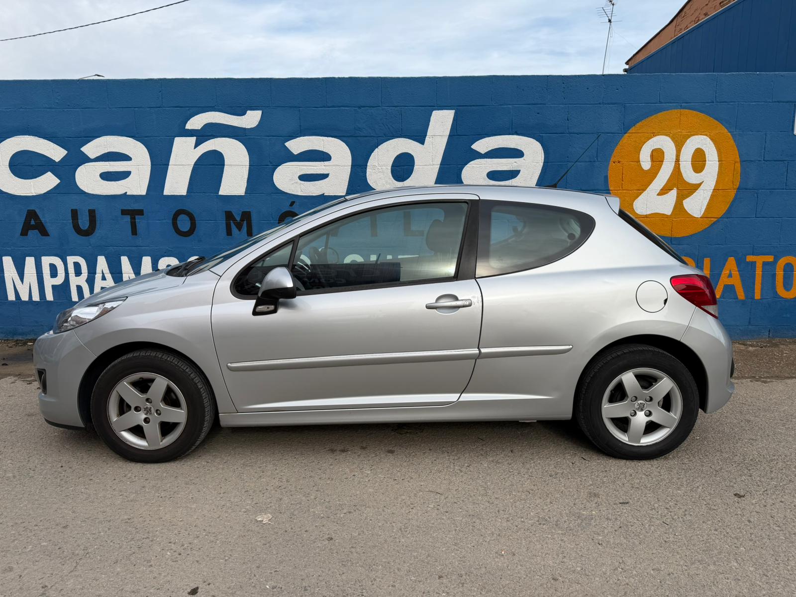 PEUGEOT 207 1.4 HDI 70CV - Imagen 9