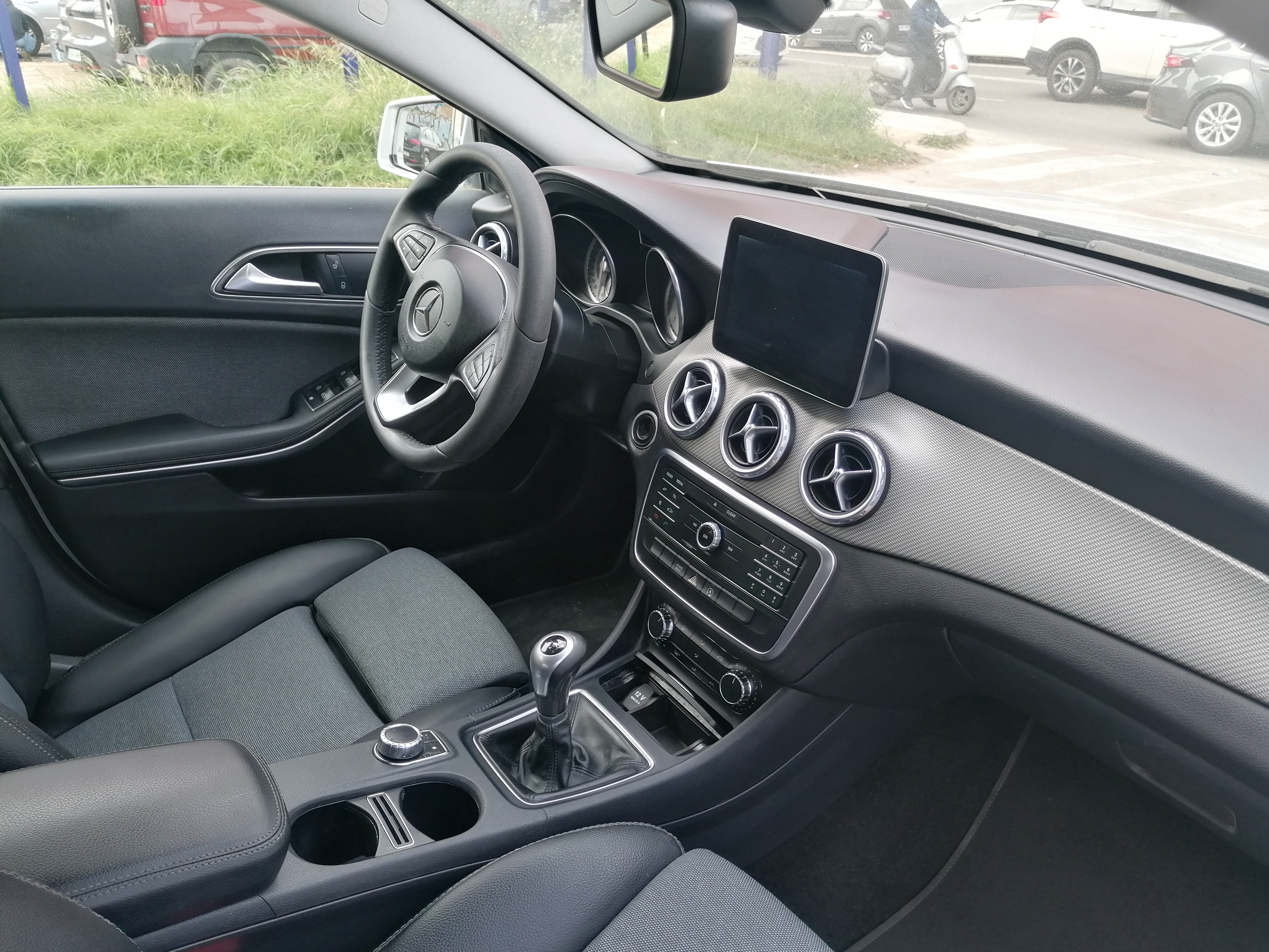 MERCEDES GLA 200CDI URBAN - Imagen 21