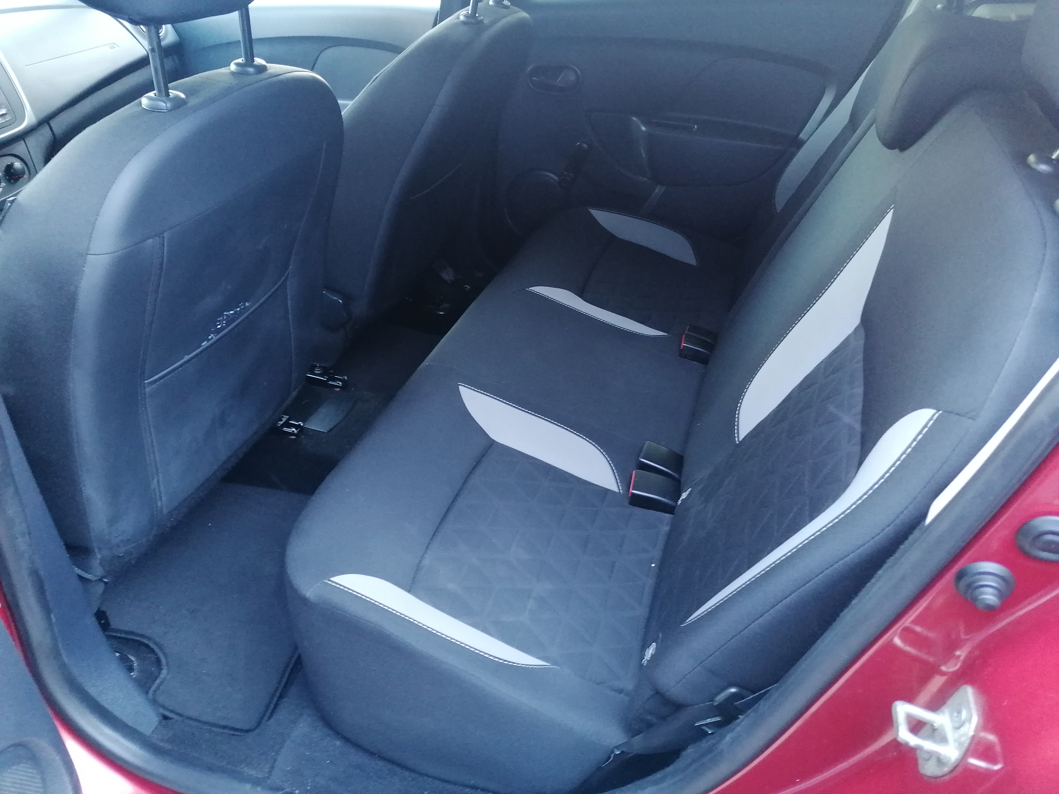 DACIA SANDERO STEPWAY 1.5DCI 90CV AÑO 2015 - Imagen 21
