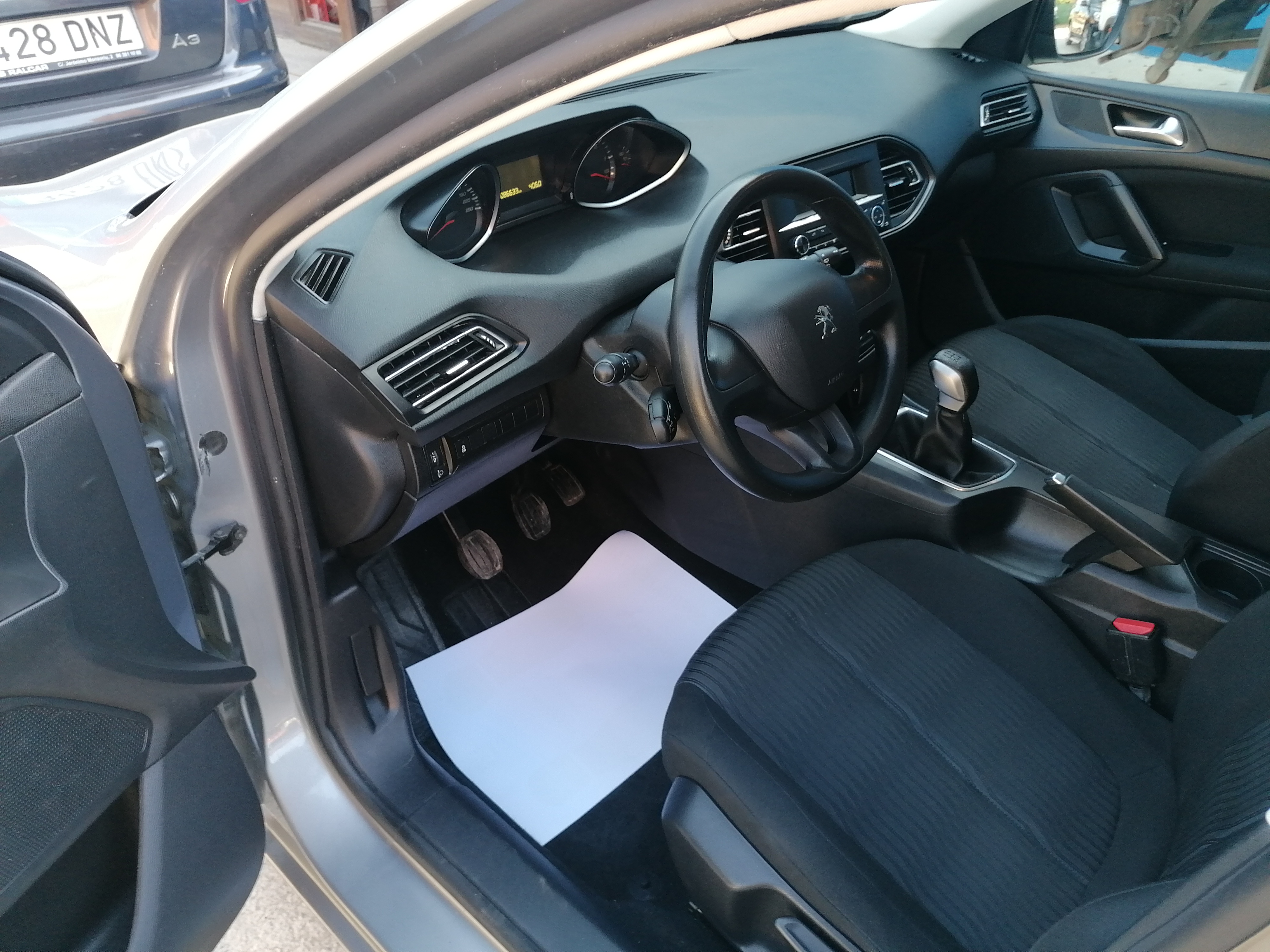 PEUGEOT 308 1.6HDI 92CV - Imagen 17