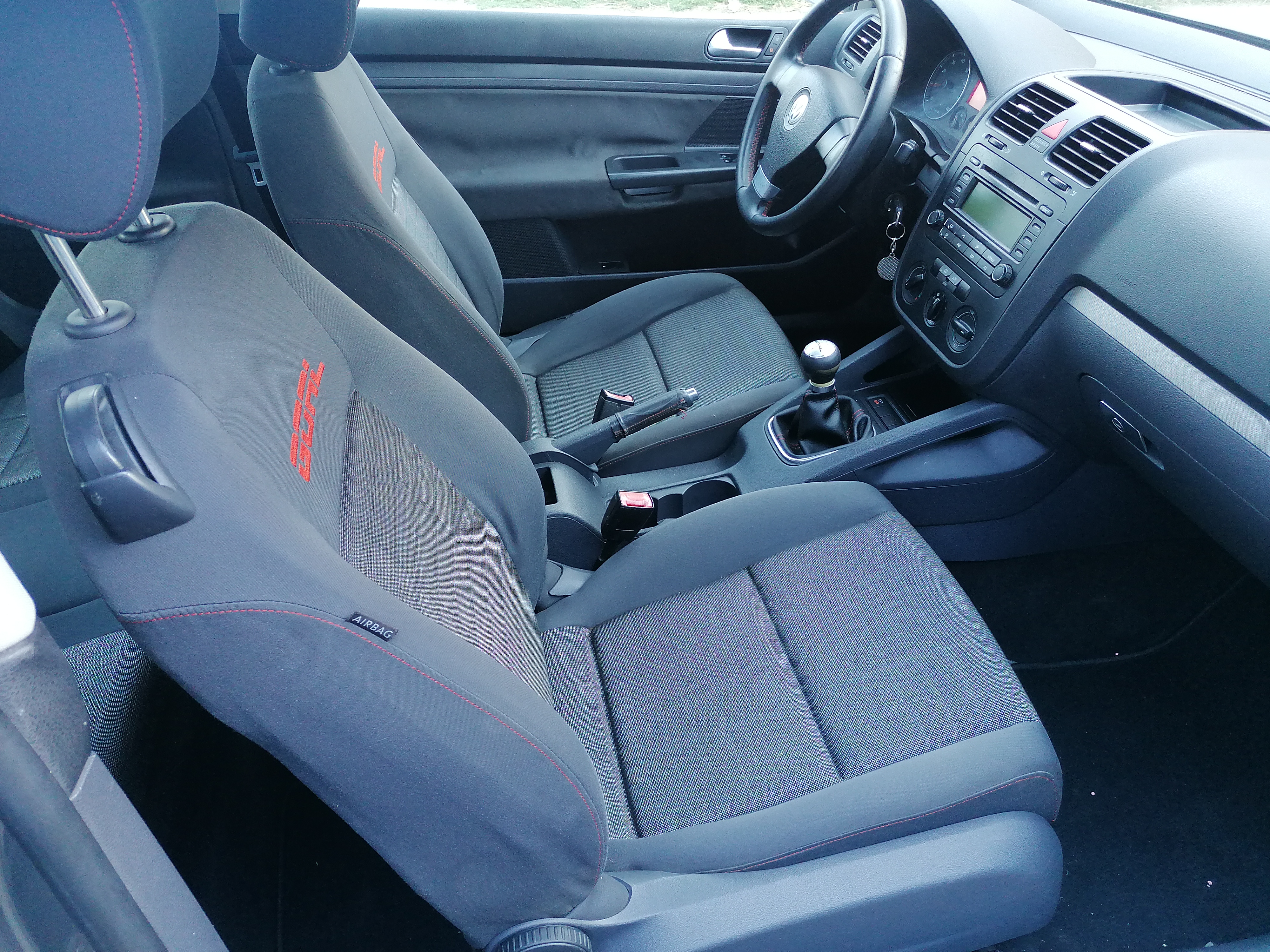VOLKSWAGEN GOLF 5 1.6 I AÑO 2006 - Imagen 18