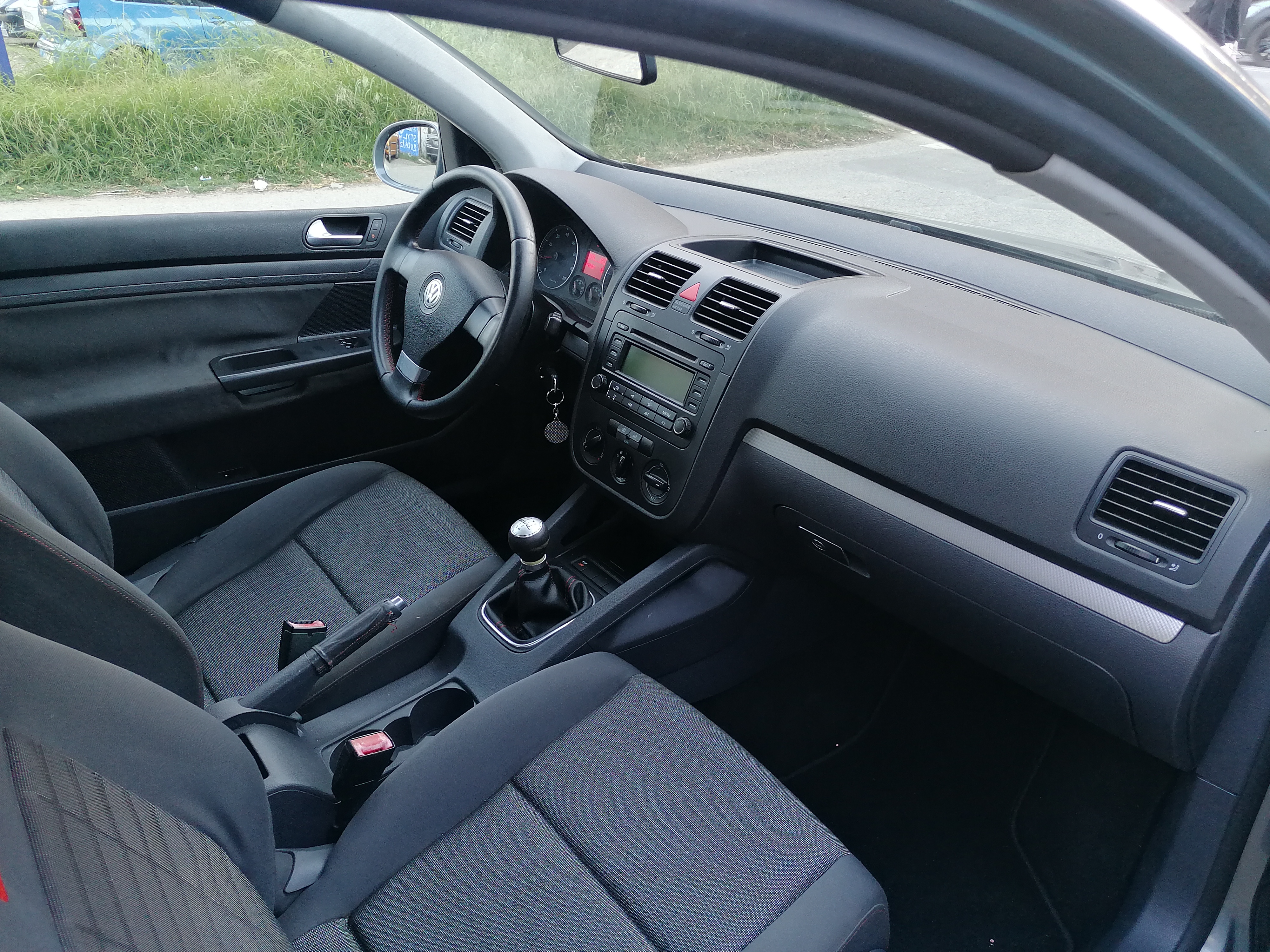 VOLKSWAGEN GOLF 5 1.6 I AÑO 2006 - Imagen 19