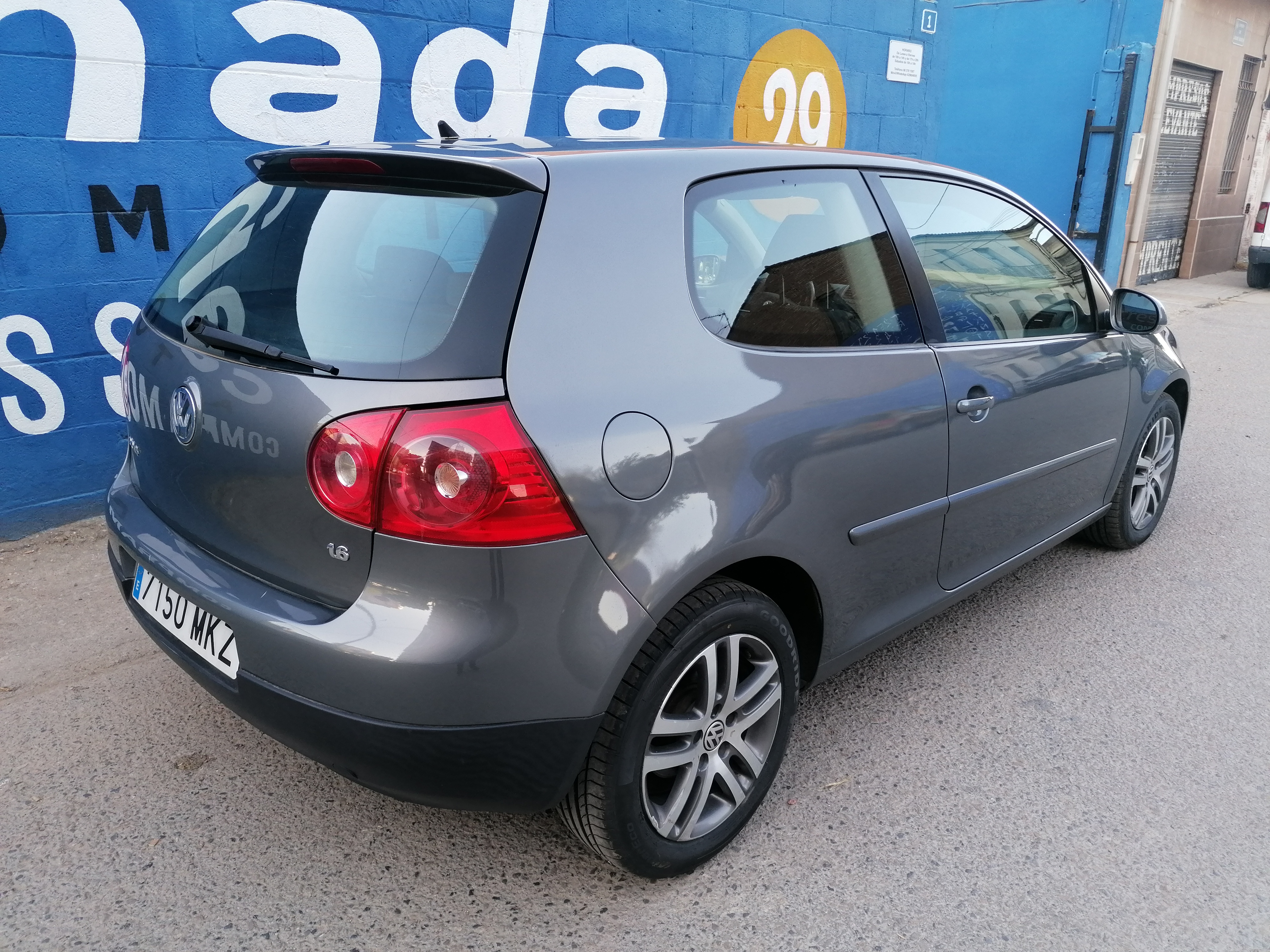 VOLKSWAGEN GOLF 5 1.6 I AÑO 2006 - Imagen 5