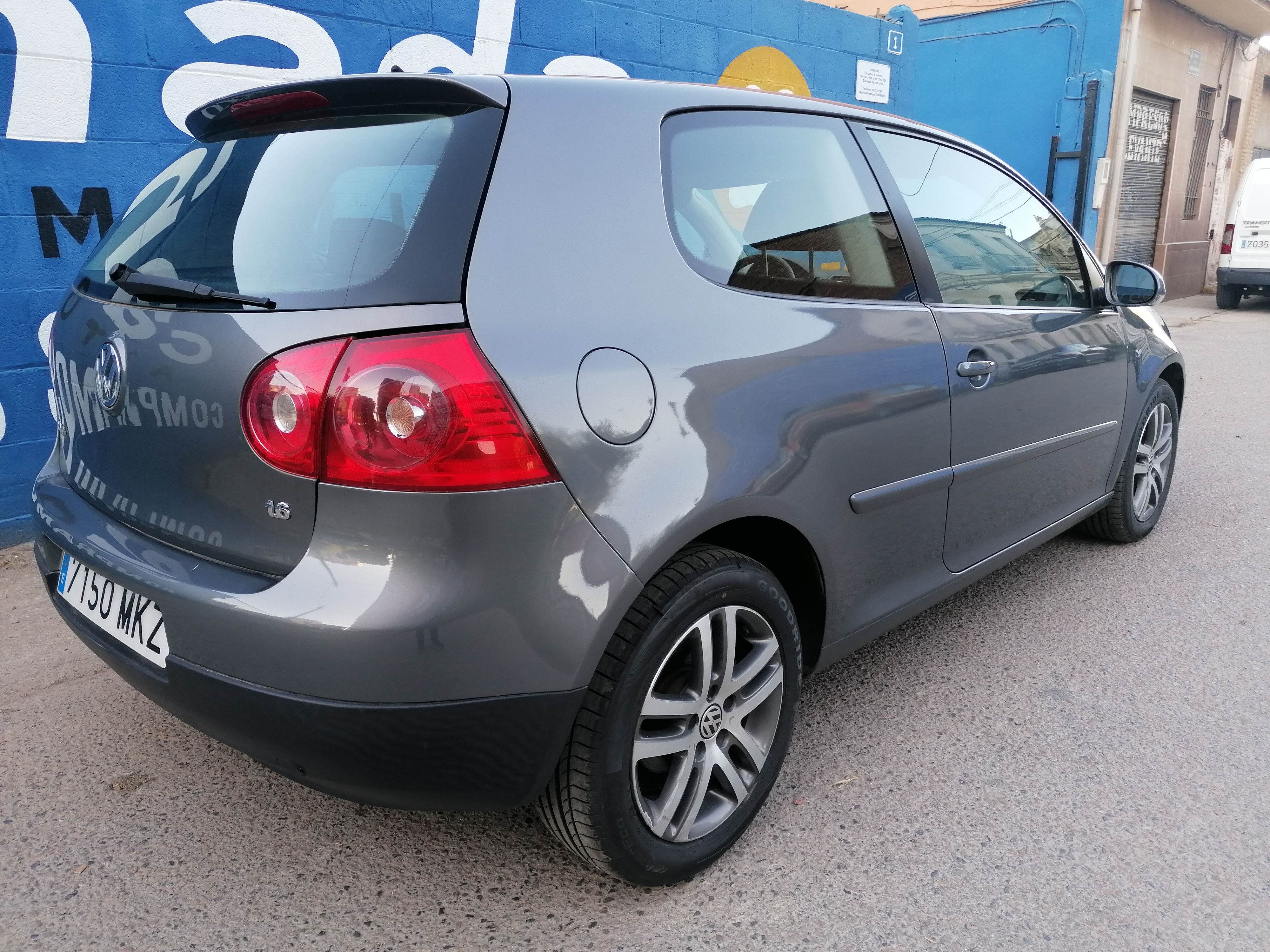 VOLKSWAGEN GOLF 5 1.6 I AÑO 2006 - Imagen 6