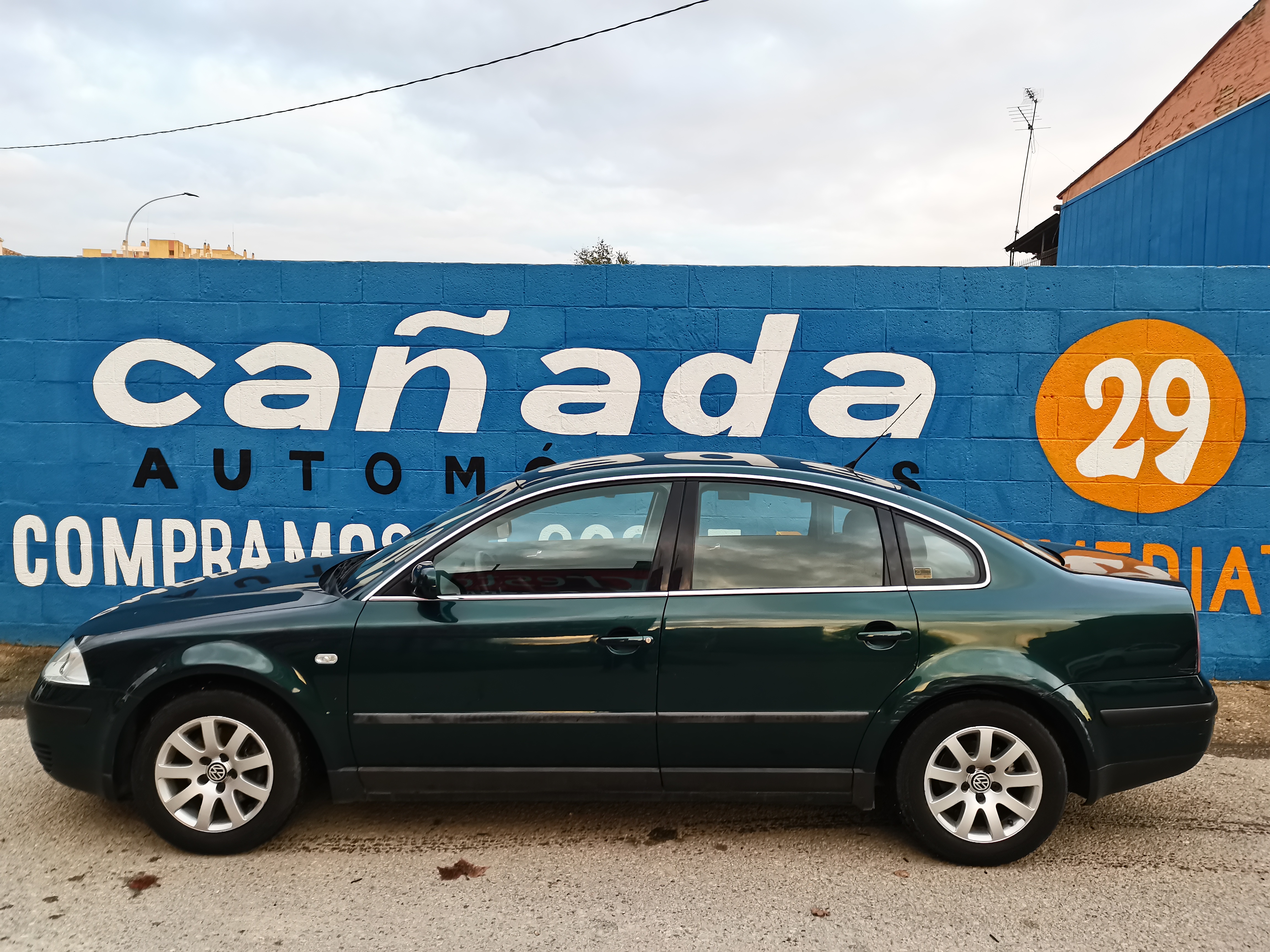 VOLKSWAGEN PASSAT 1.9 TDI 130 CV - Imagen 9