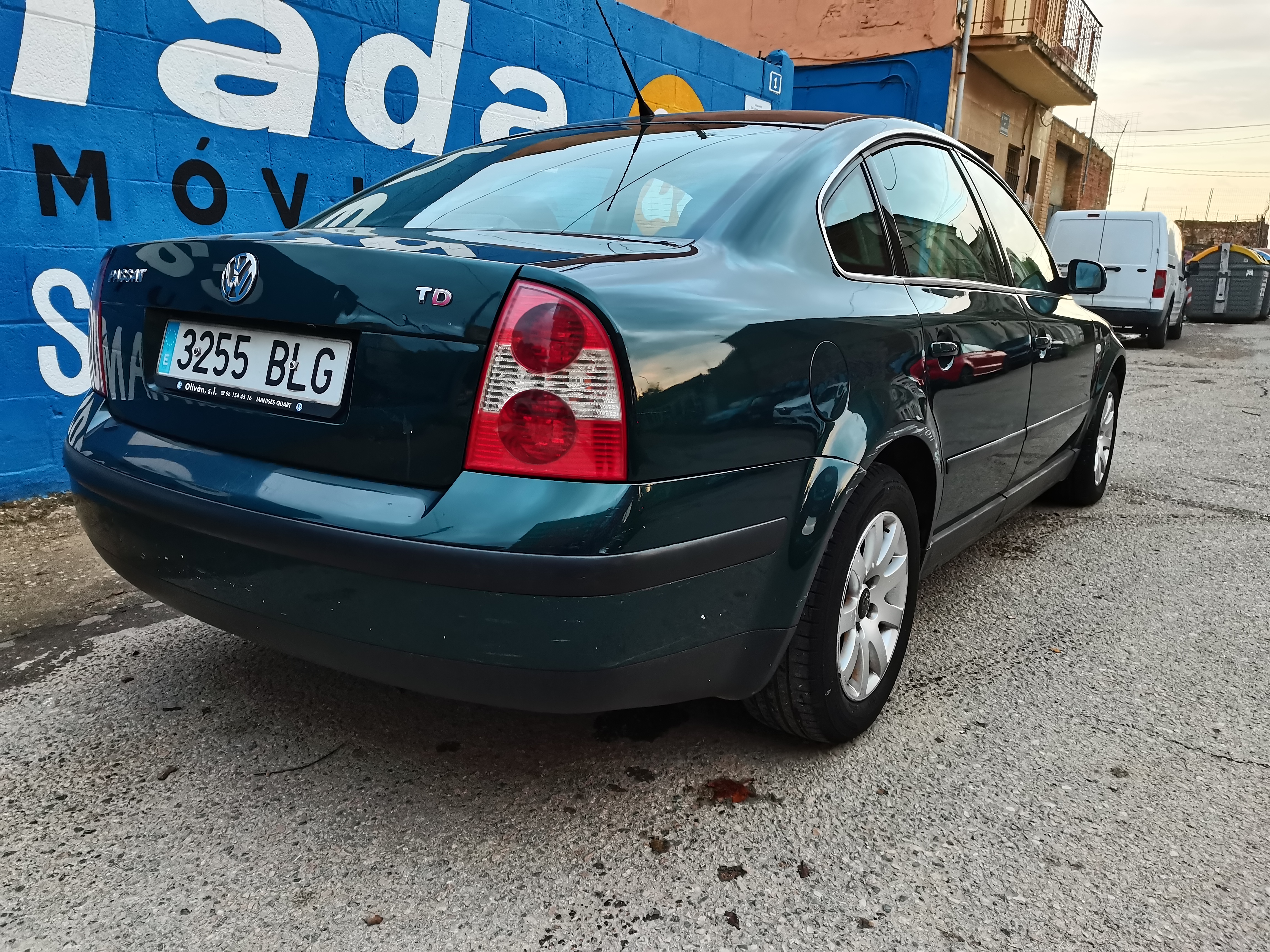 VOLKSWAGEN PASSAT 1.9 TDI 130 CV - Imagen 6