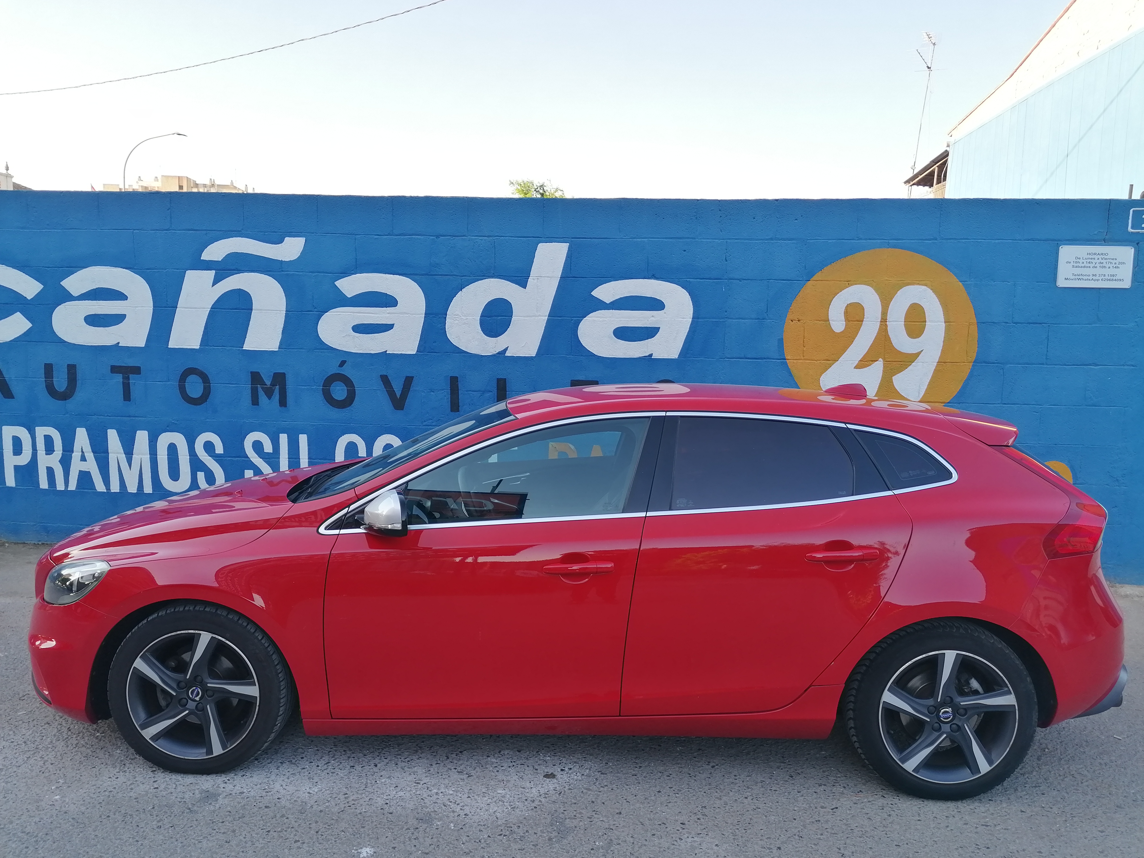 VOLVO V40 1.6 D2 115CV AÑO 2014 - Imagen 9