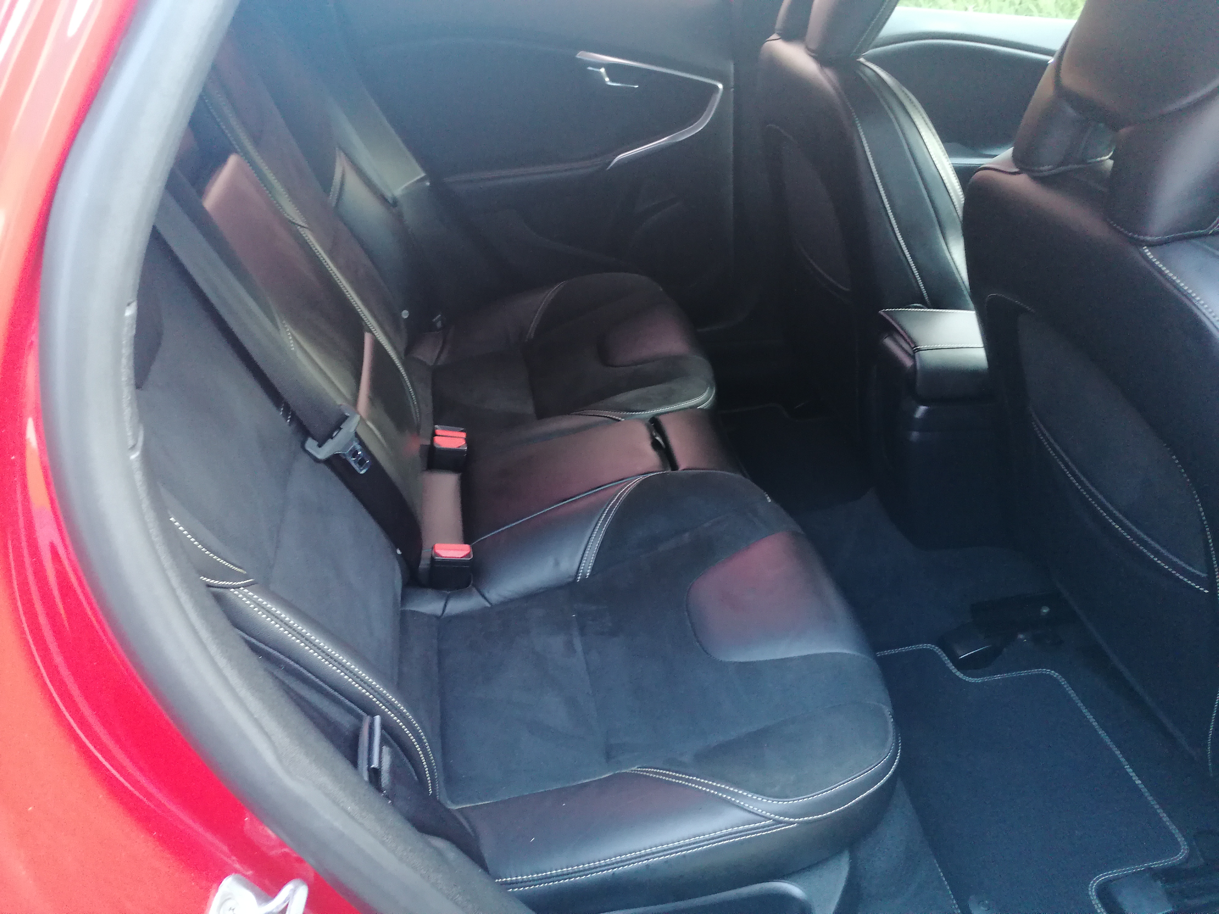 VOLVO V40 1.6 D2 115CV AÑO 2014 - Imagen 23