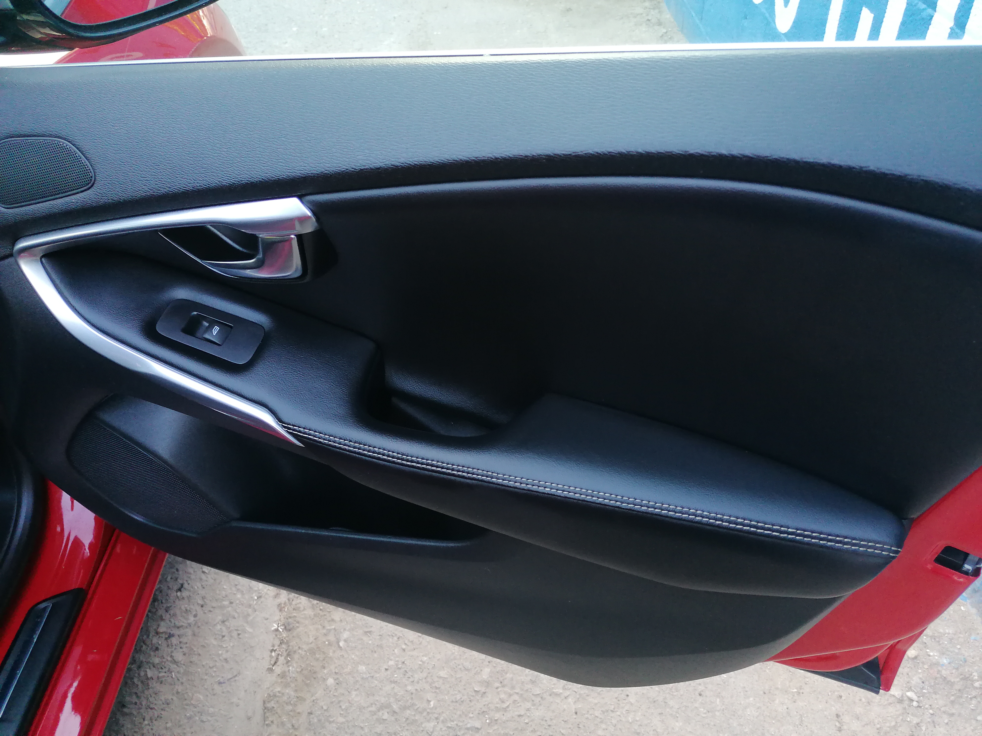 VOLVO V40 1.6 D2 115CV AÑO 2014 - Imagen 24